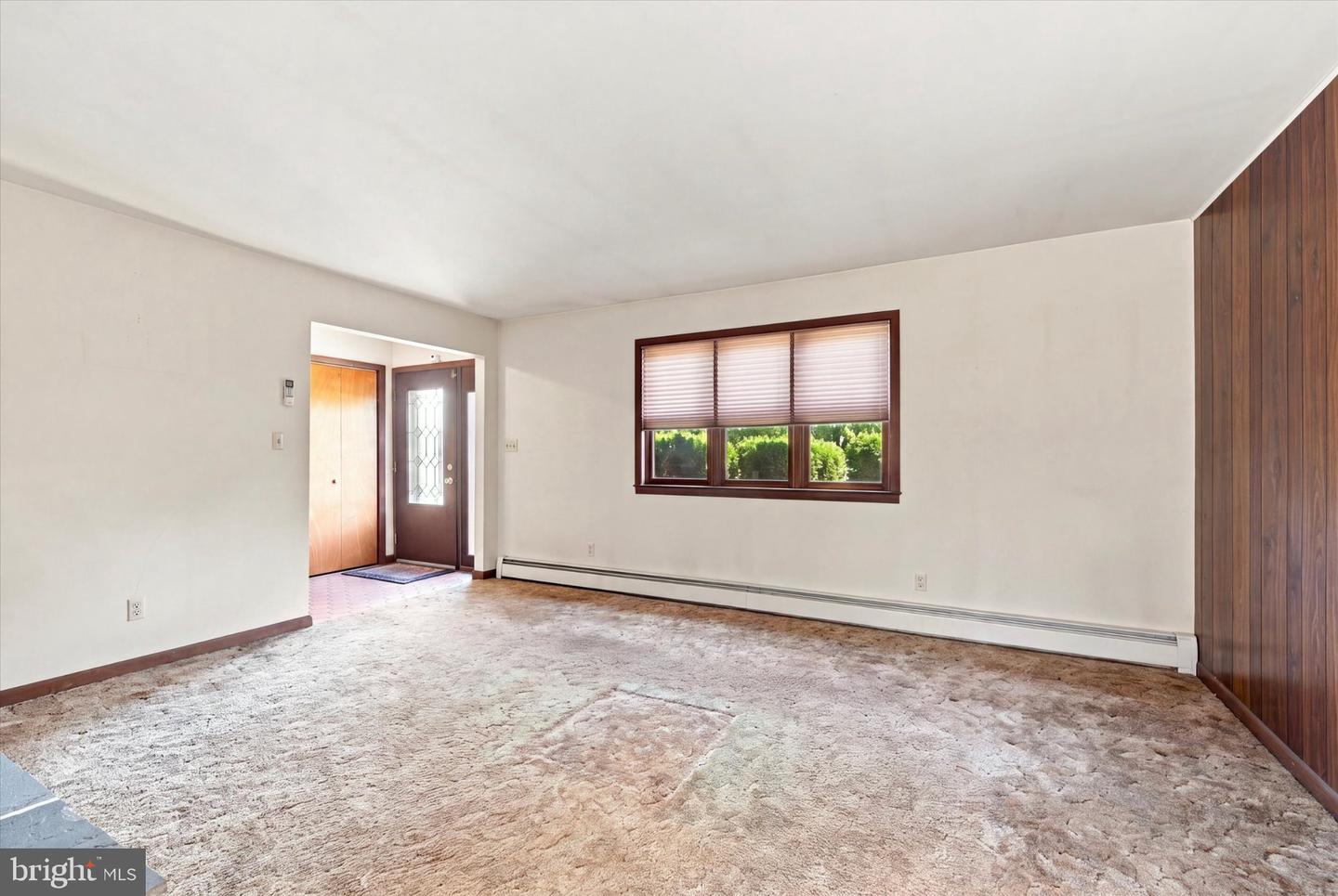 220 California Rd Property Photo 4