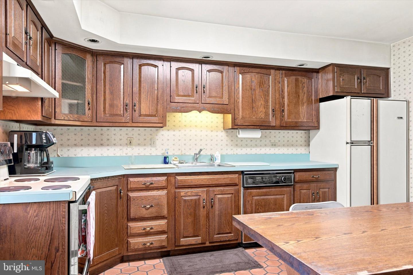 220 California Rd Property Photo 8
