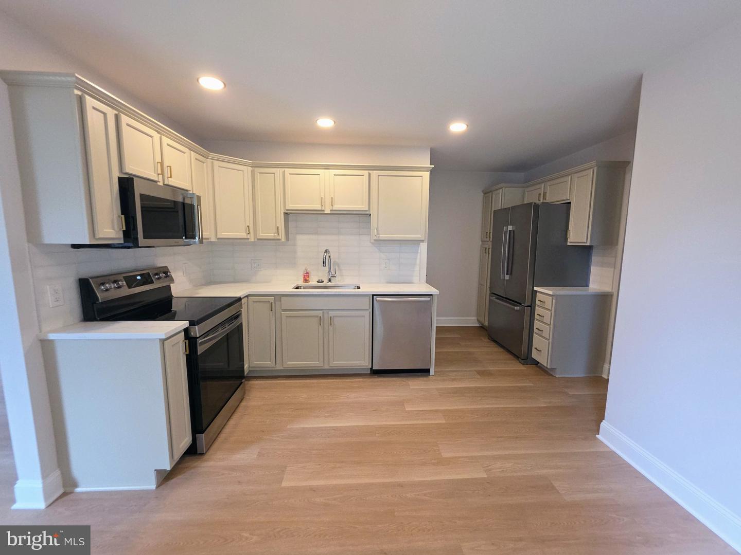 225 N Main St. # Property Photo 9