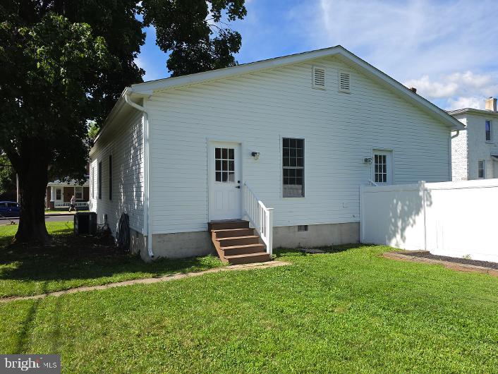 225 N Main St. # Property Photo 20