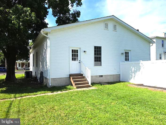 225 N Main St. # Property Photo 20