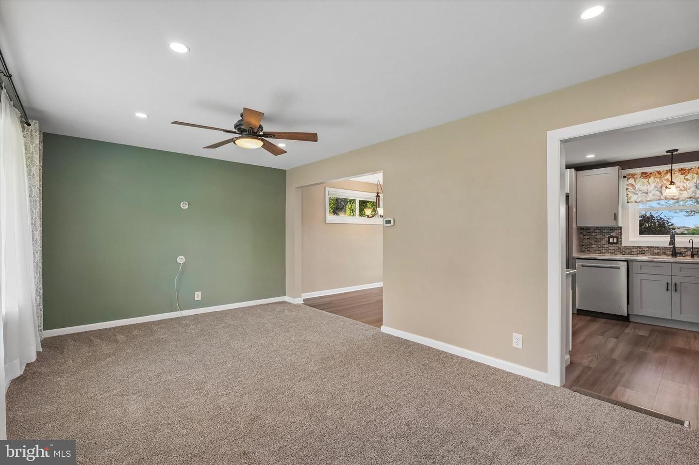 2176 Meadowview Drive Property Photo 4