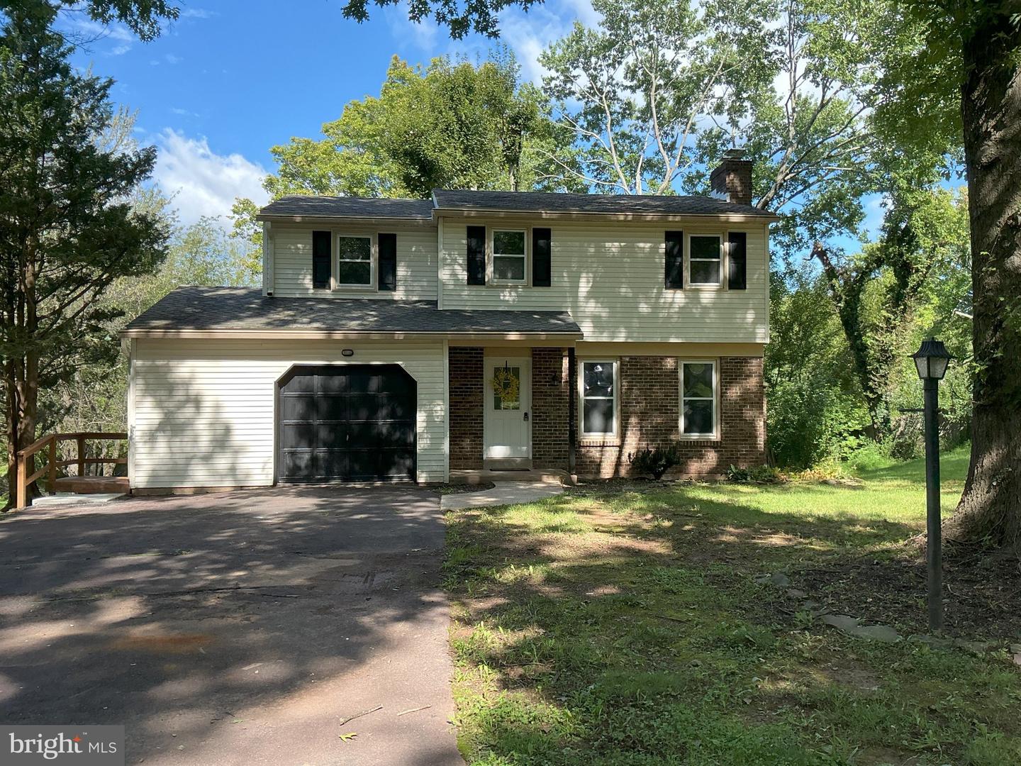 329 Thistle Ln Property Photo 1