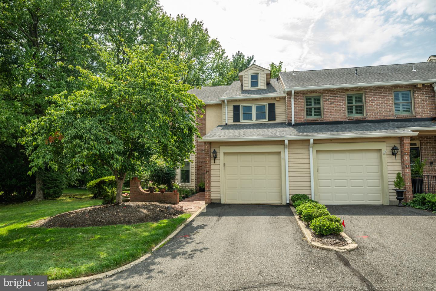 80 Sutphin Pnes Property Photo 1