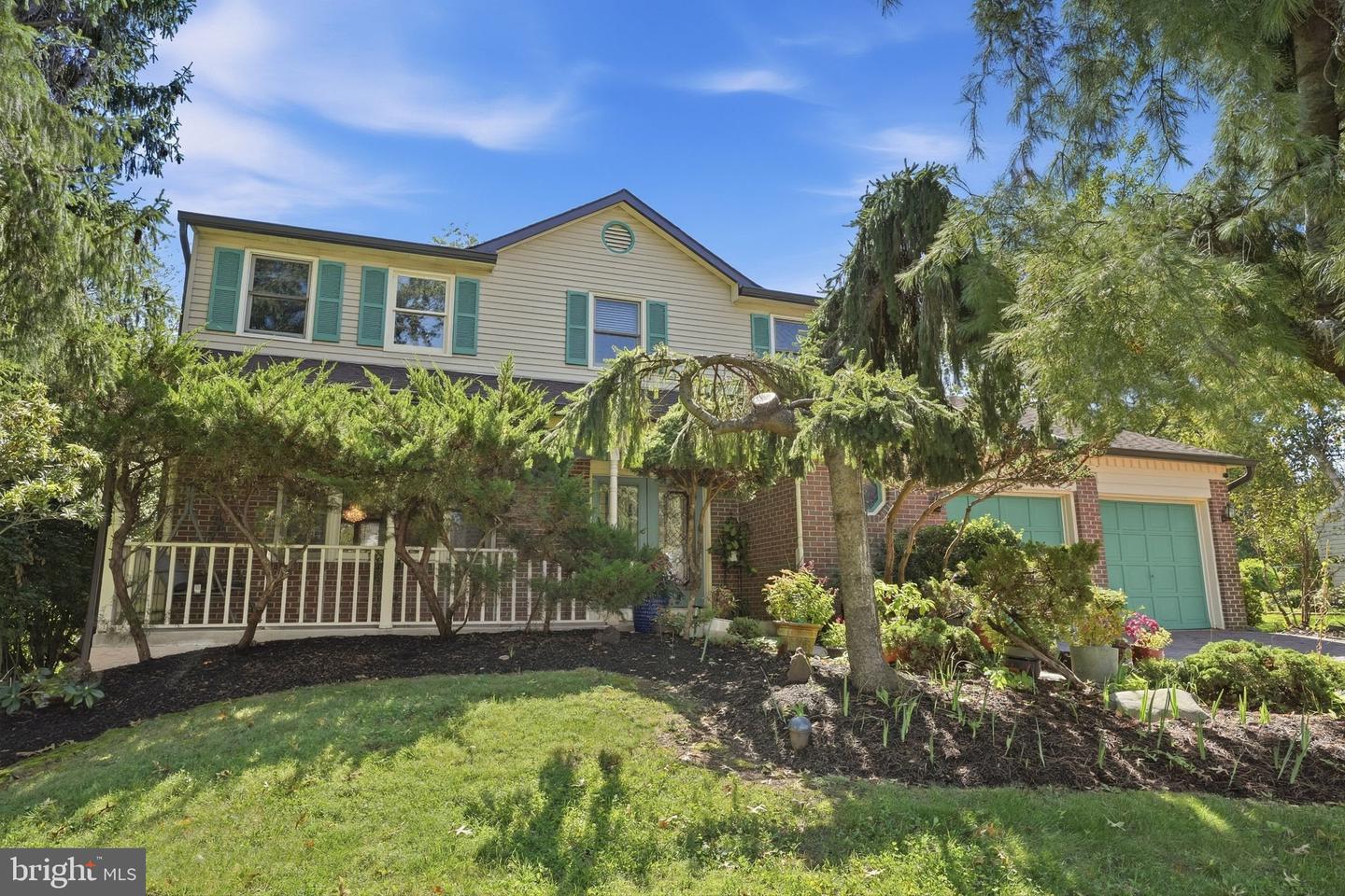 558 Newport Cir #e Property Photo 2