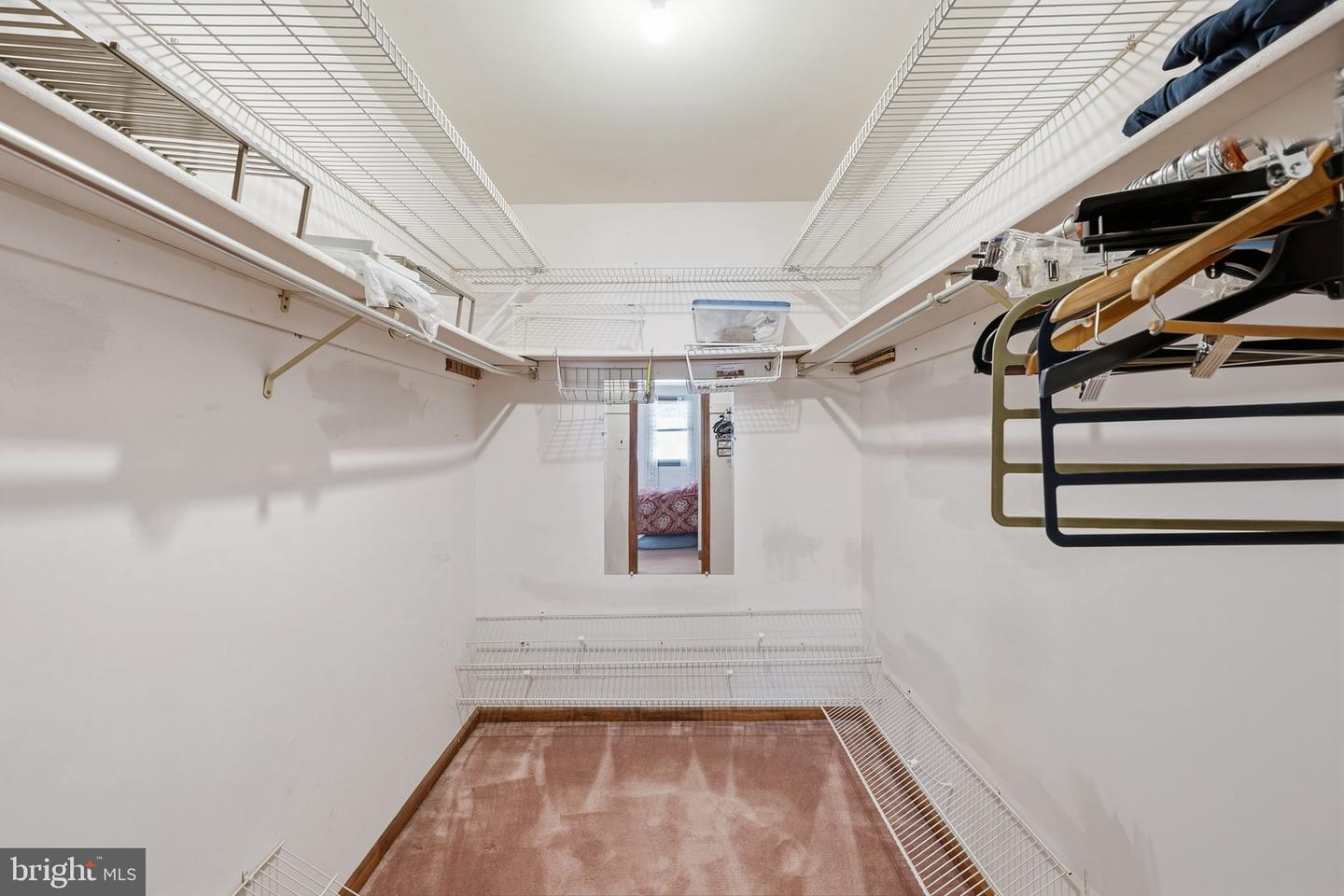 558 Newport Cir #e Property Photo 26