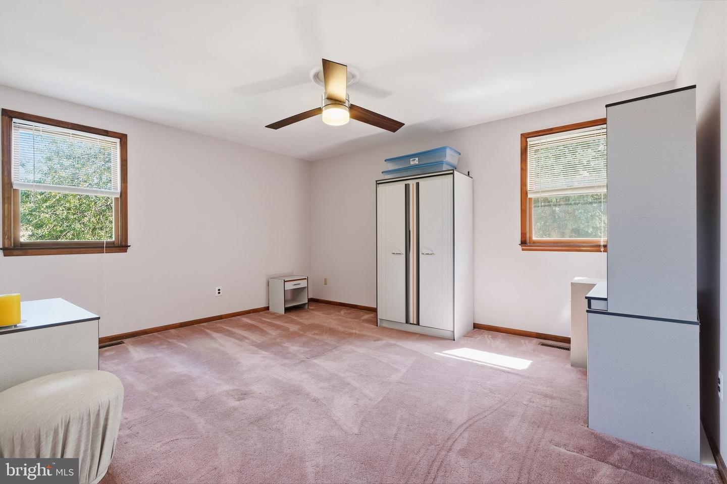 558 Newport Cir #e Property Photo 27