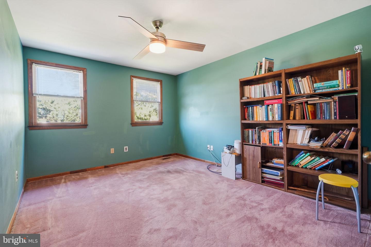 558 Newport Cir #e Property Photo 28