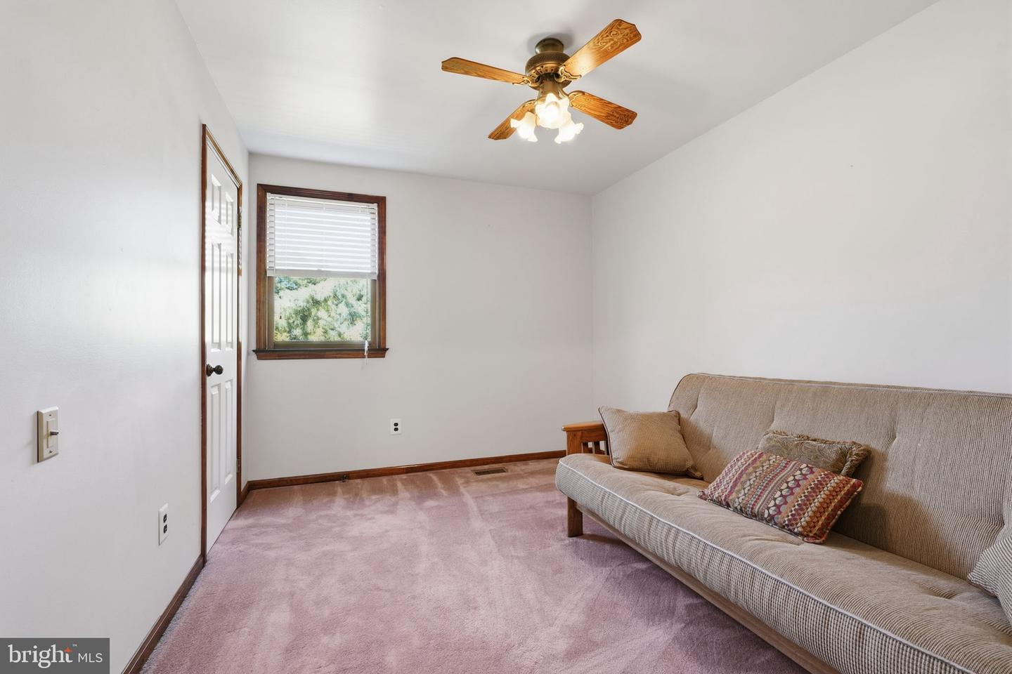 558 Newport Cir #e Property Photo 30
