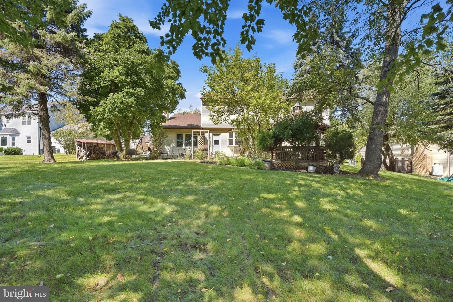 558 Newport Cir #e Property Photo 36