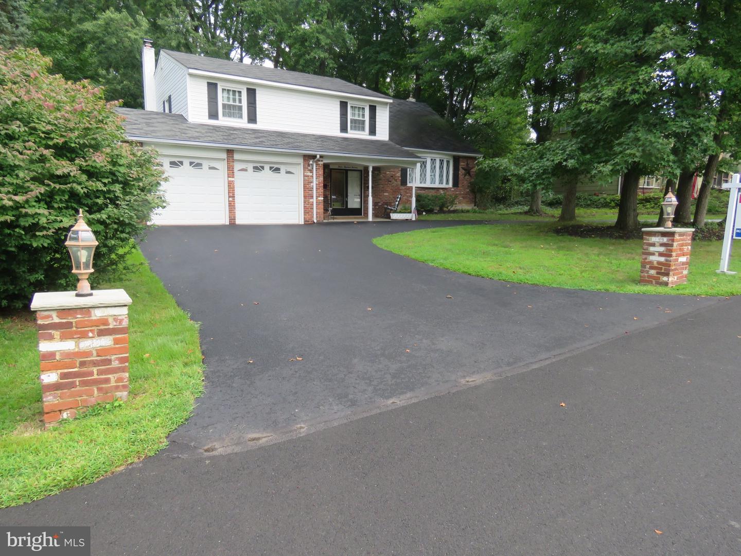 1213 Kings Ave Property Photo 4