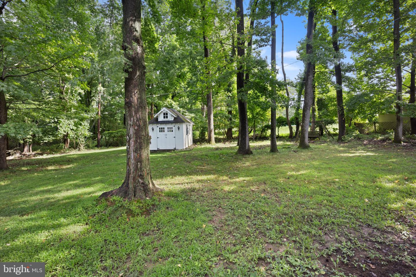 1213 Kings Ave Property Photo 41