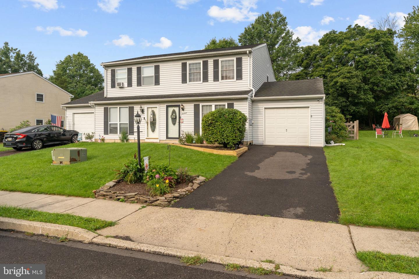 19 Lucky Property Photo 2