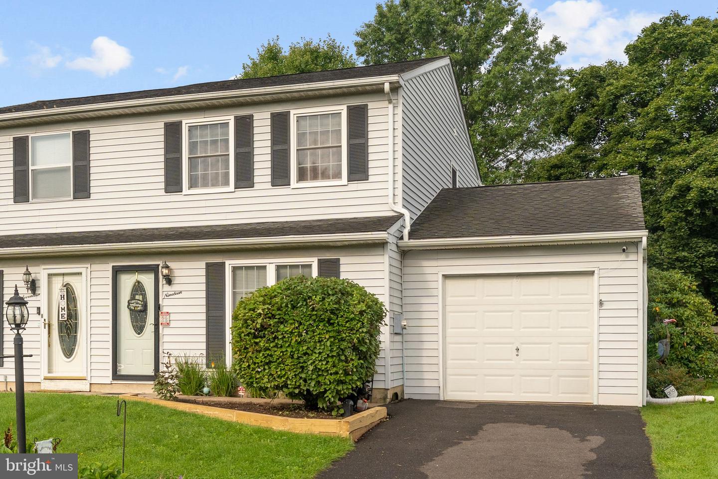 19 Lucky Property Photo 3