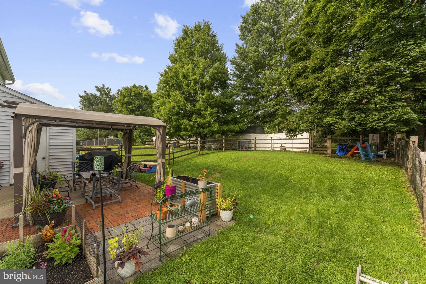 19 Lucky Property Photo 17