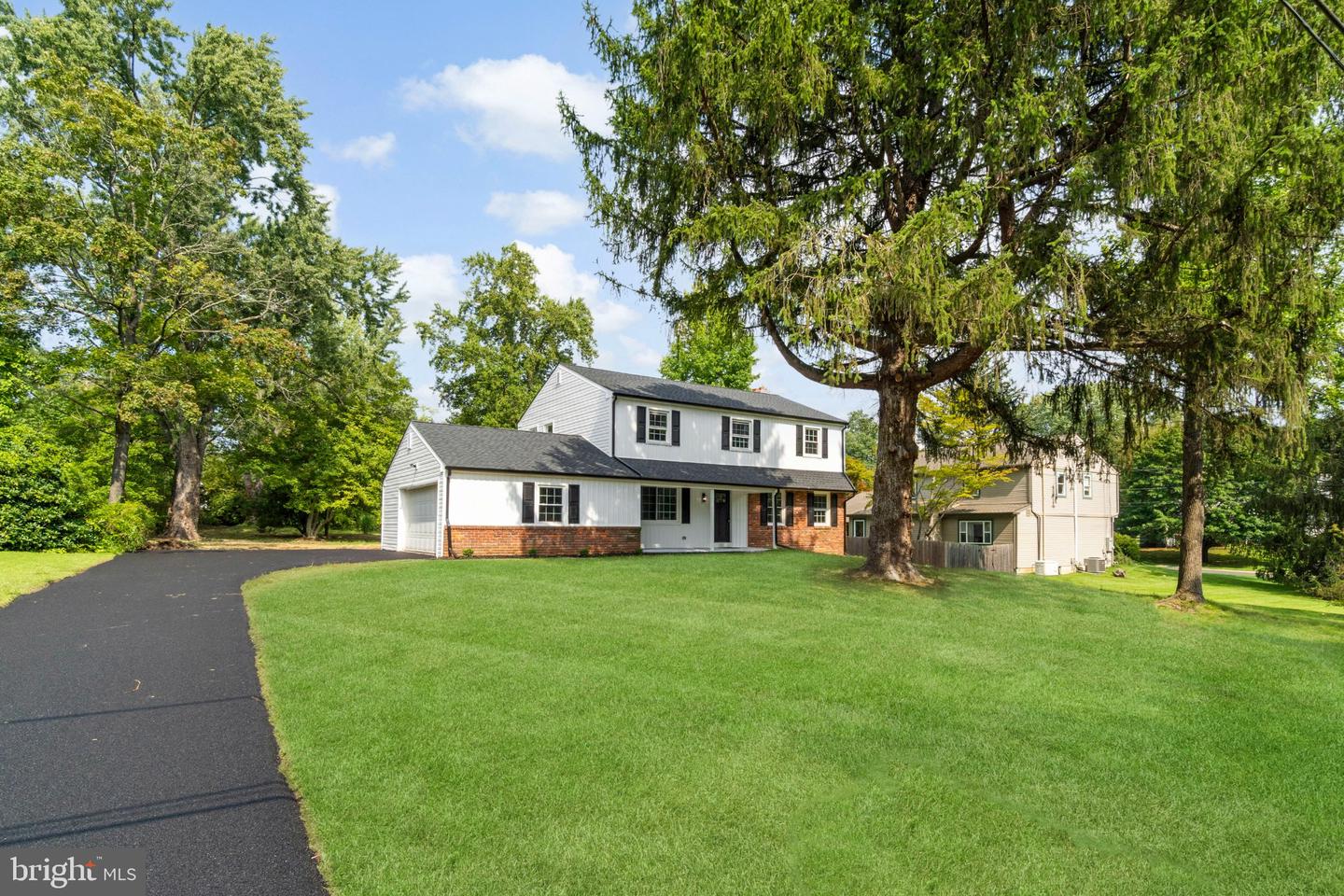 5 Walnut Ln Property Photo 2
