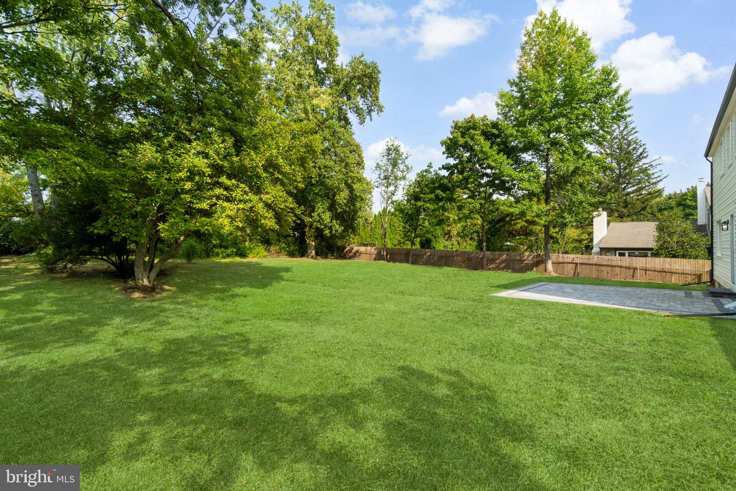 5 Walnut Ln Property Photo 3