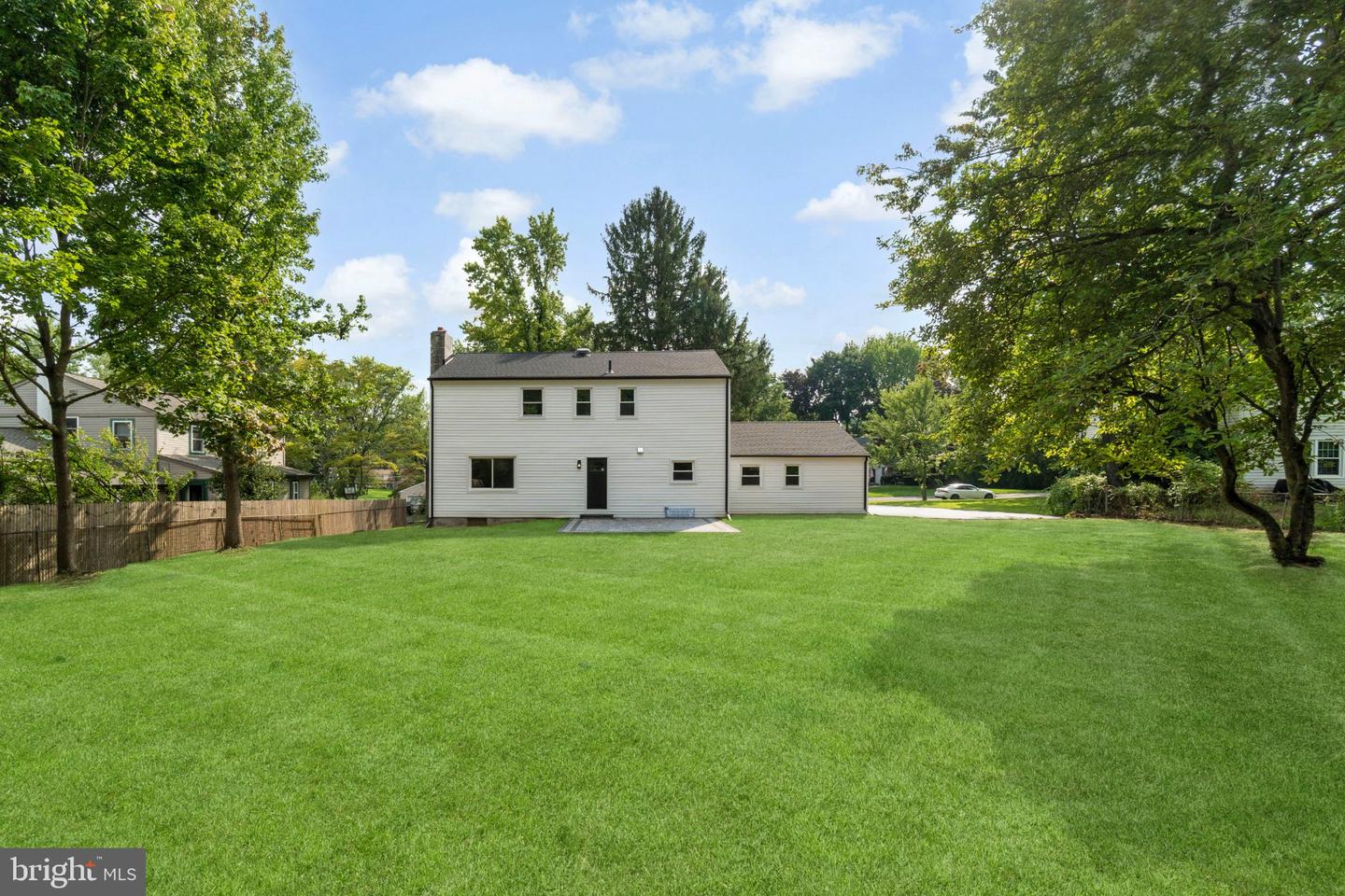 5 Walnut Ln Property Photo 4