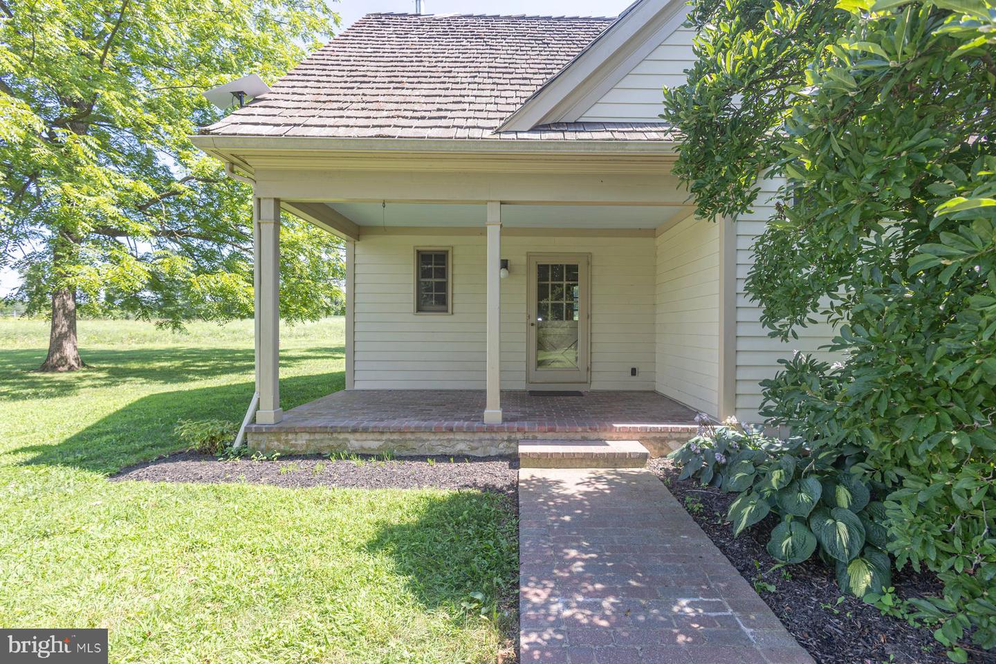 6064 Sawmill Rd Property Photo 4