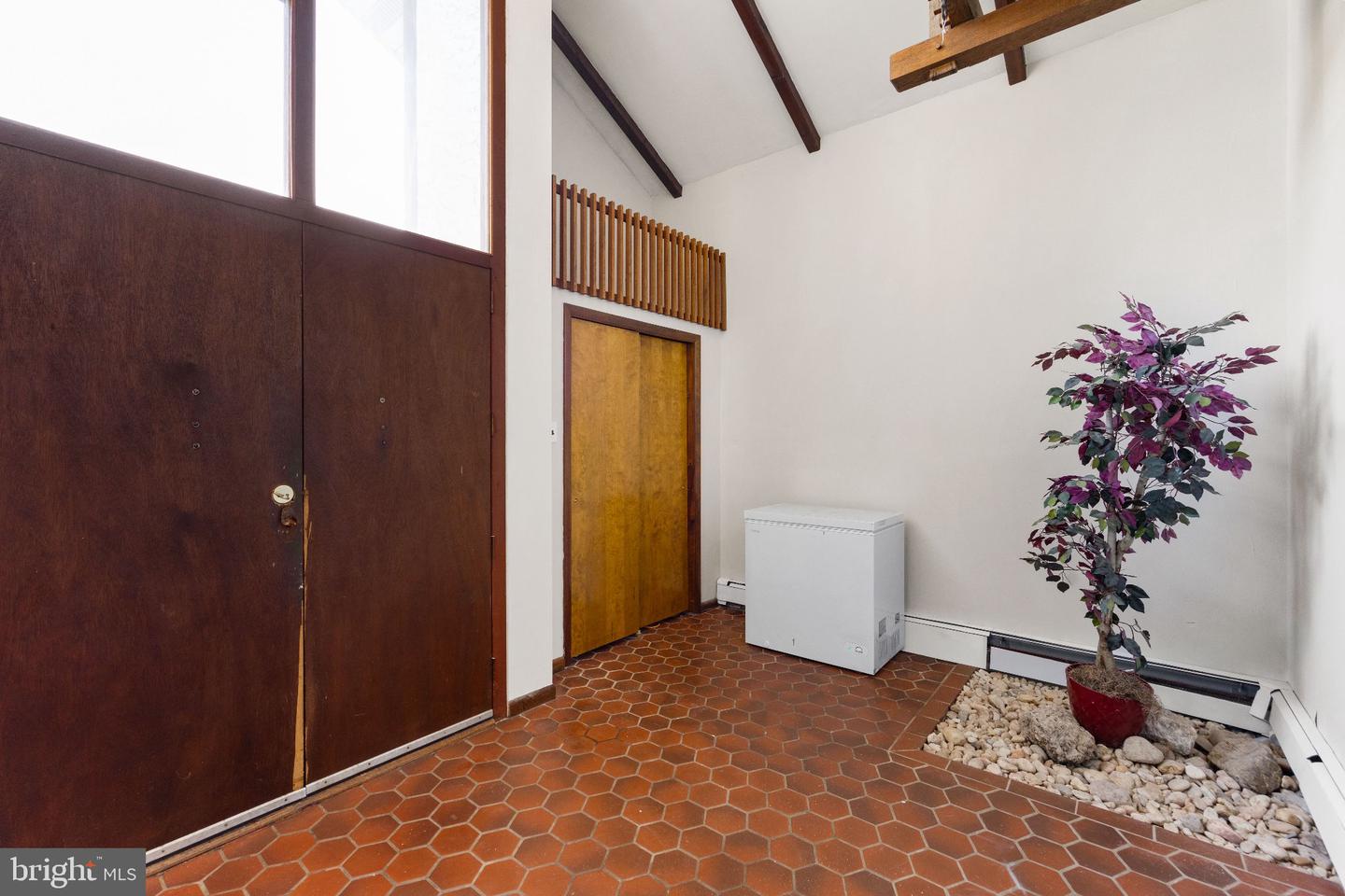 73 Evergreen Property Photo 7