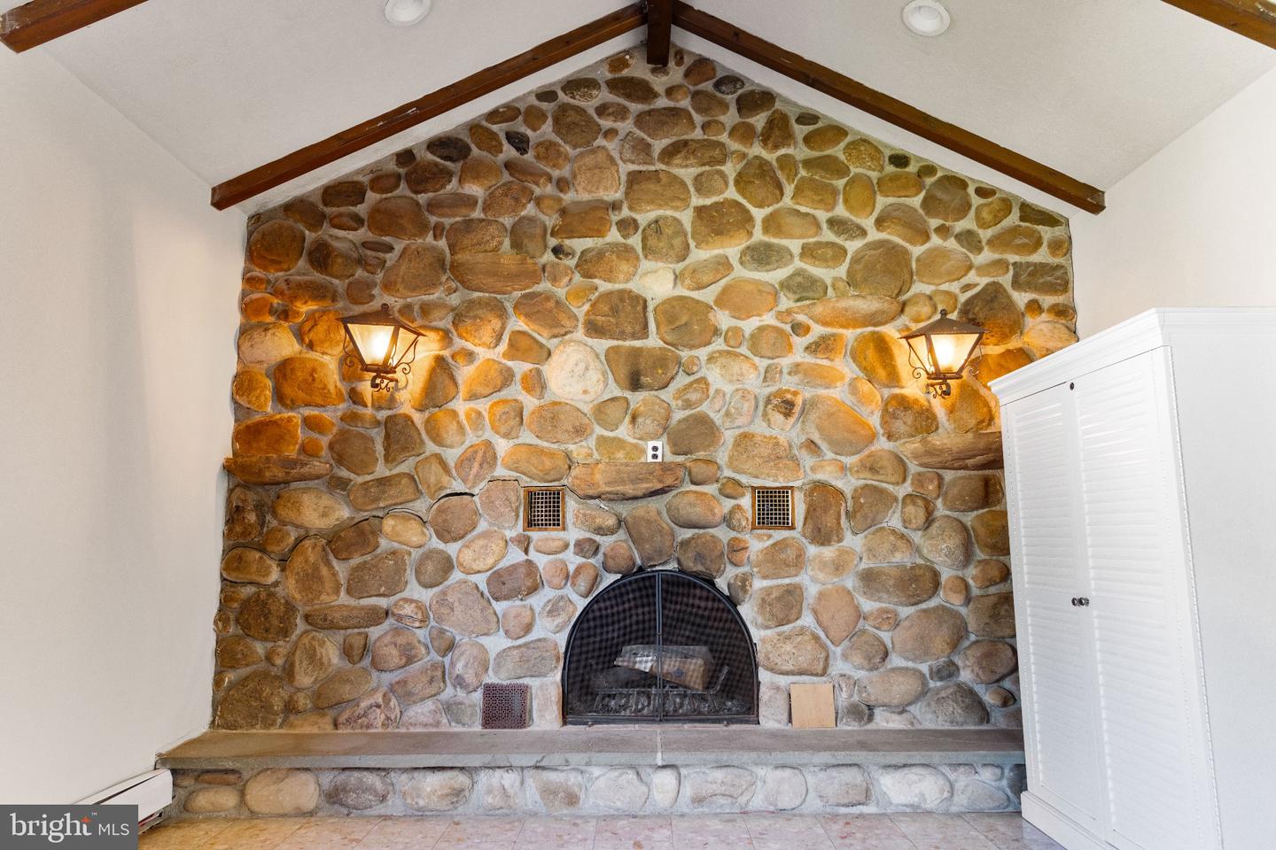 73 Evergreen Property Photo 16