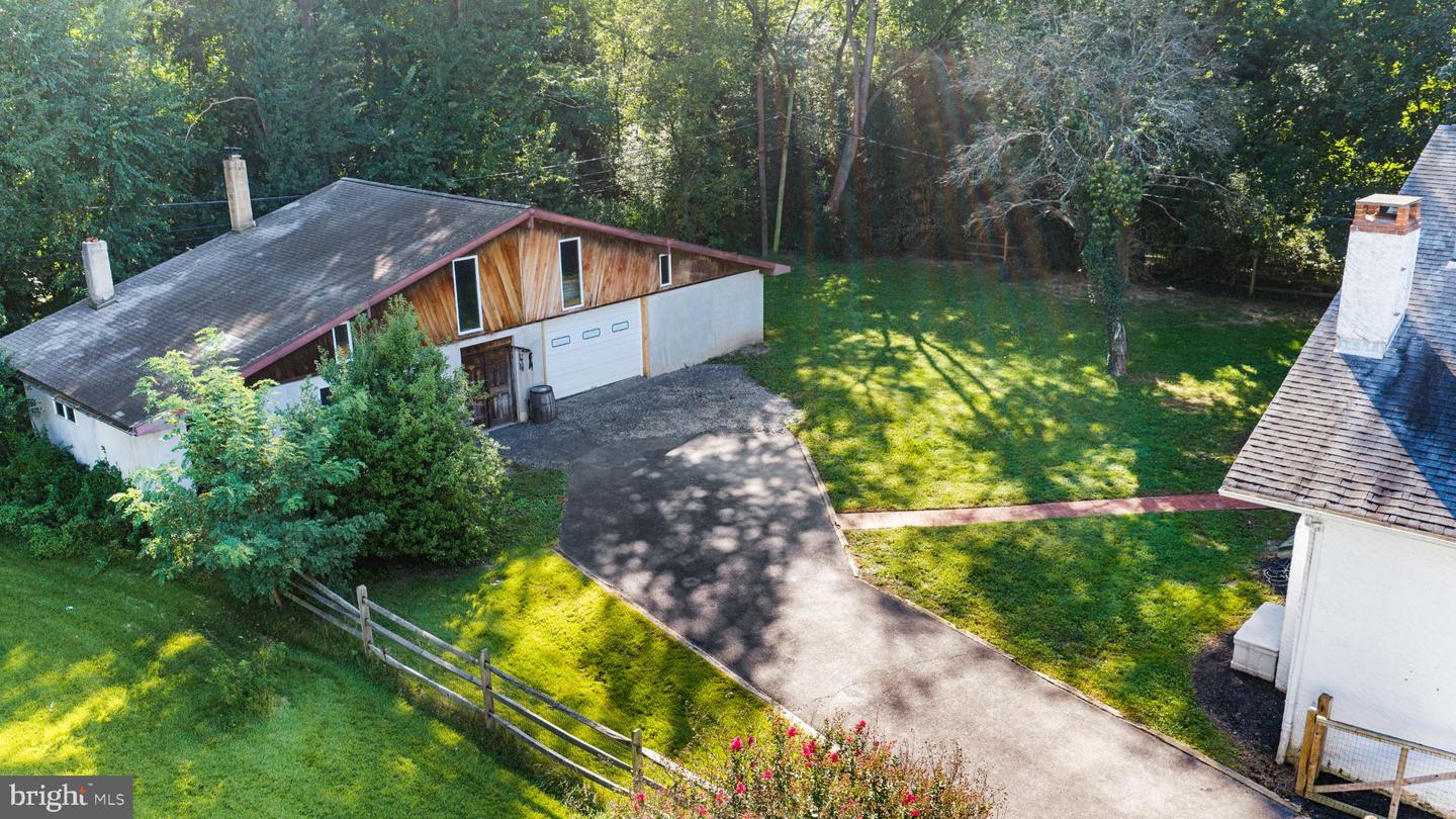 73 Evergreen Property Photo 45