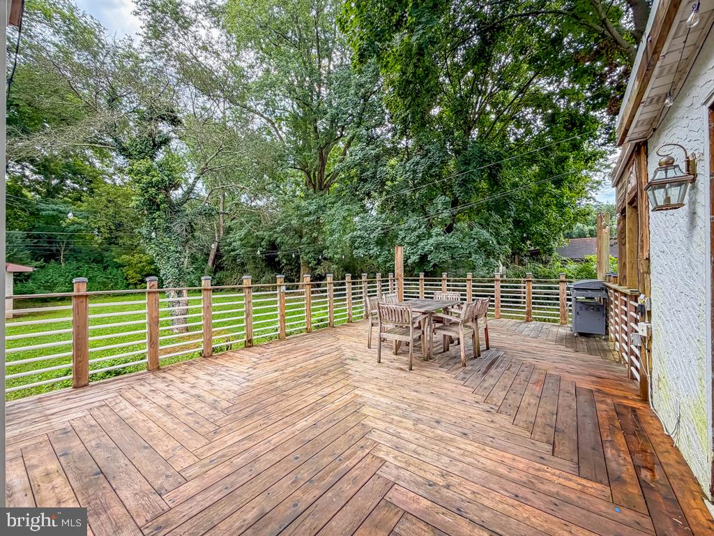 73 Evergreen Property Photo 48