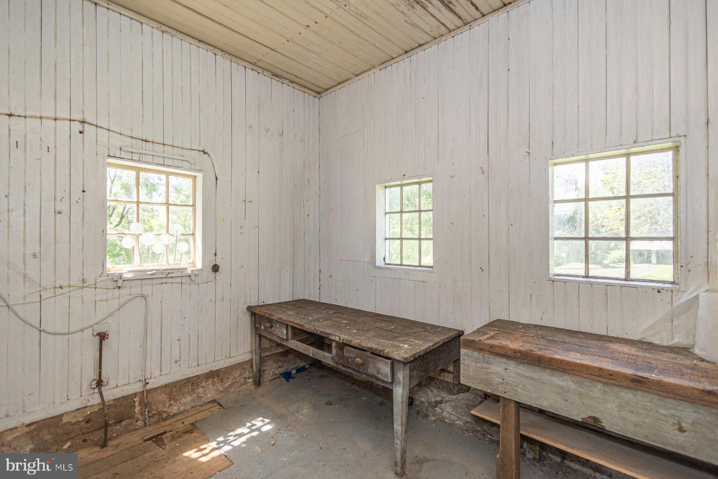 6065 Sawmill Rd Property Photo 20