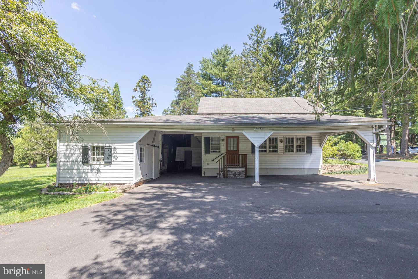 6065 Sawmill Rd Property Photo 21