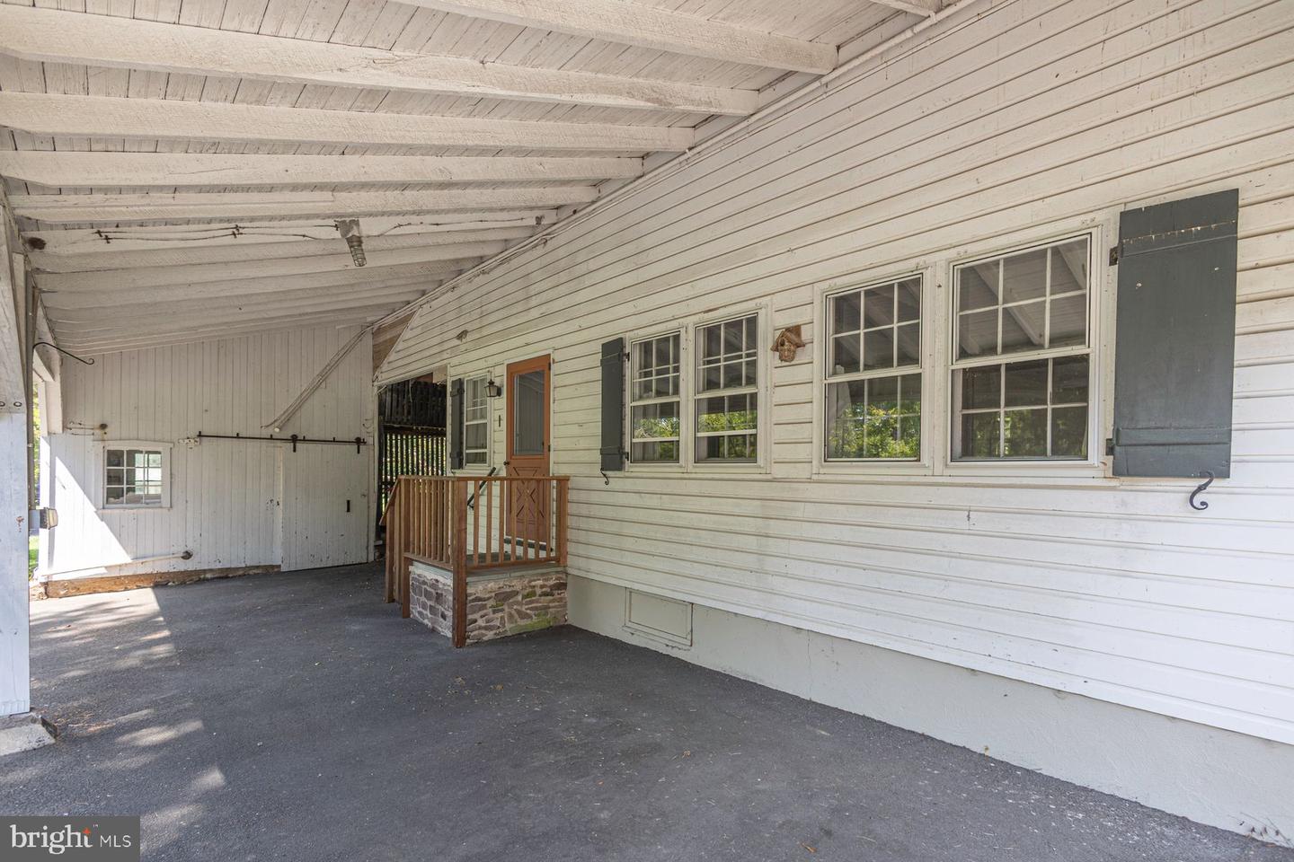 6065 Sawmill Rd Property Photo 23