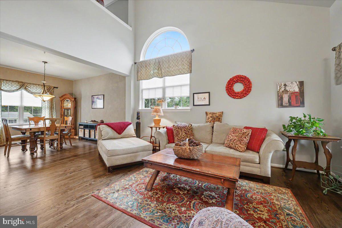 212 Somerset Cir Property Photo 7