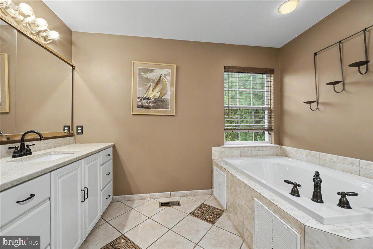 212 Somerset Cir Property Photo 22