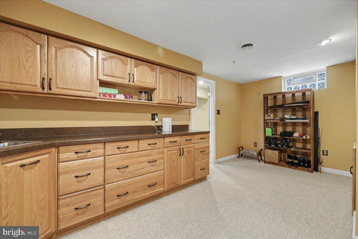 212 Somerset Cir Property Photo 32
