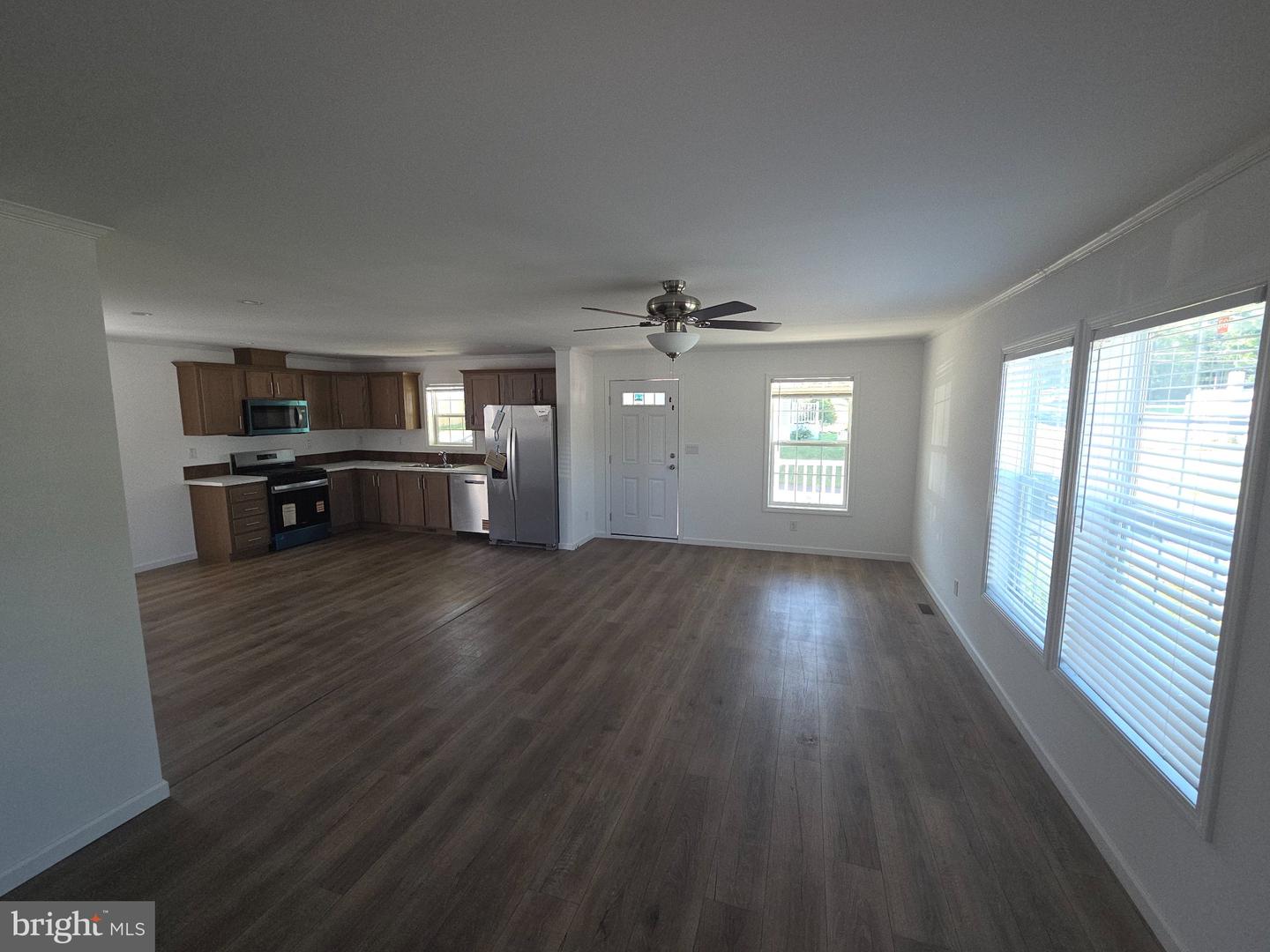 102 E Circle Dr Property Photo 3