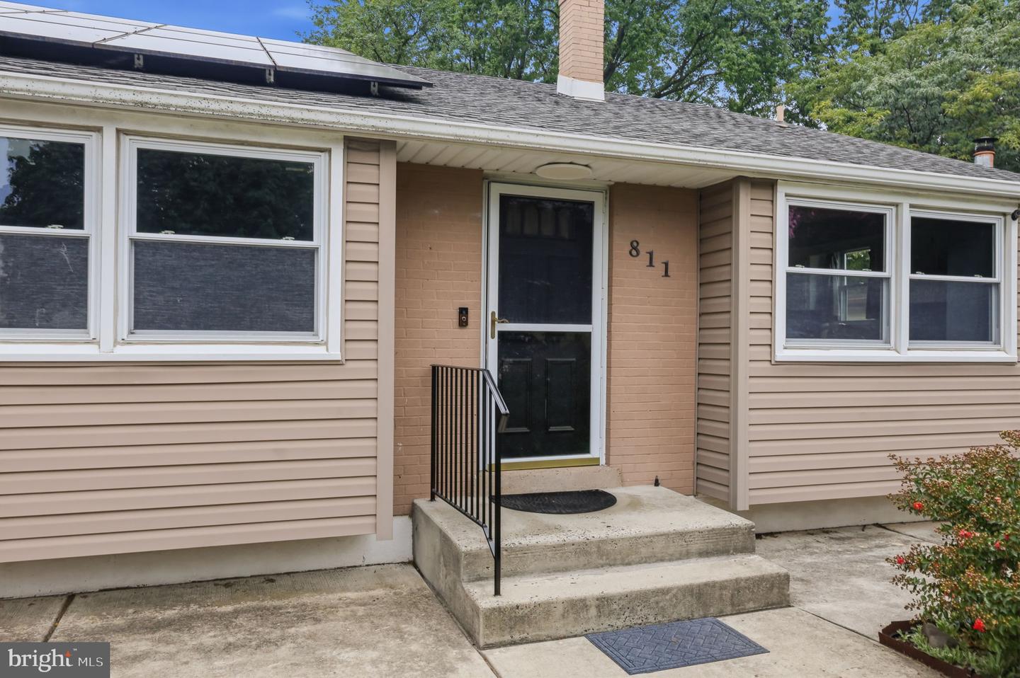 811 Arthur Ave Property Photo 3