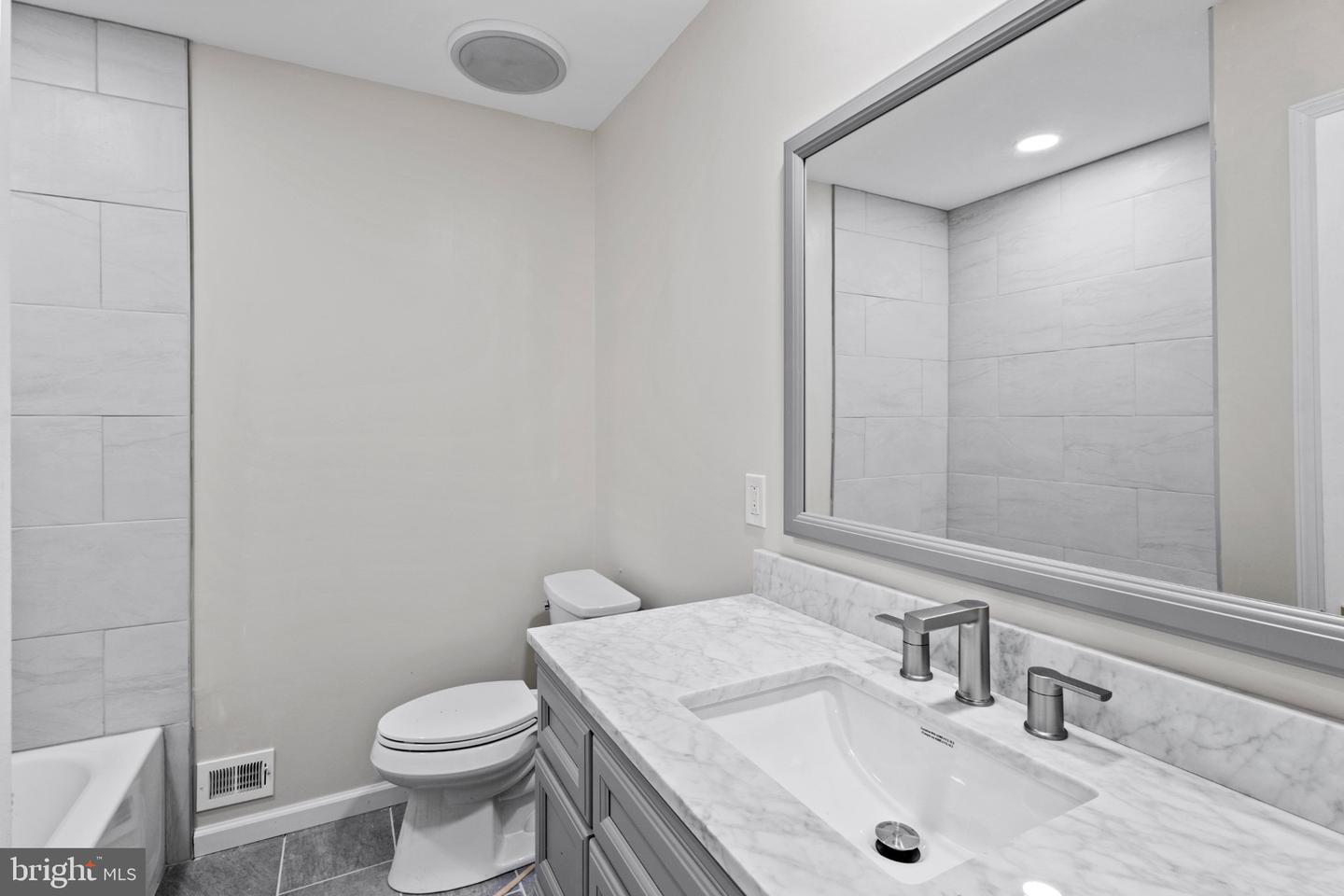 4666 Oak Ave Property Photo 15