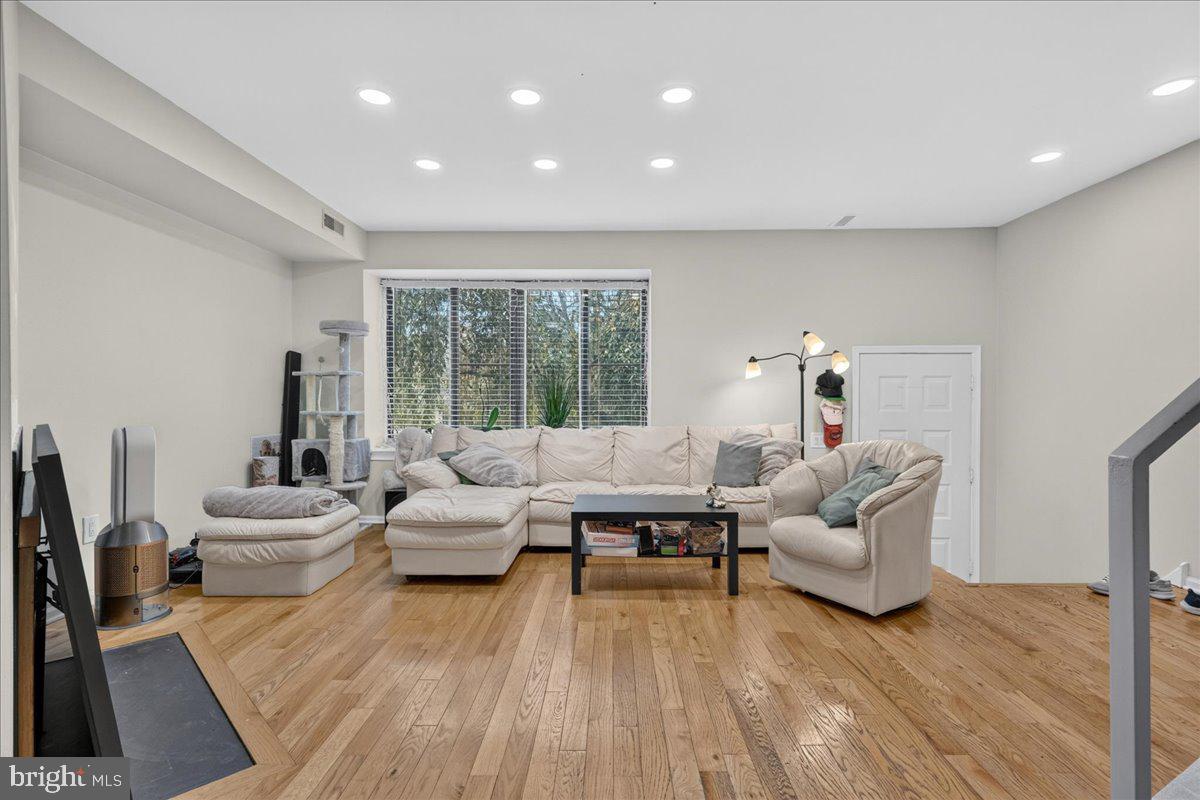 3257 Durham Pl Property Photo 6
