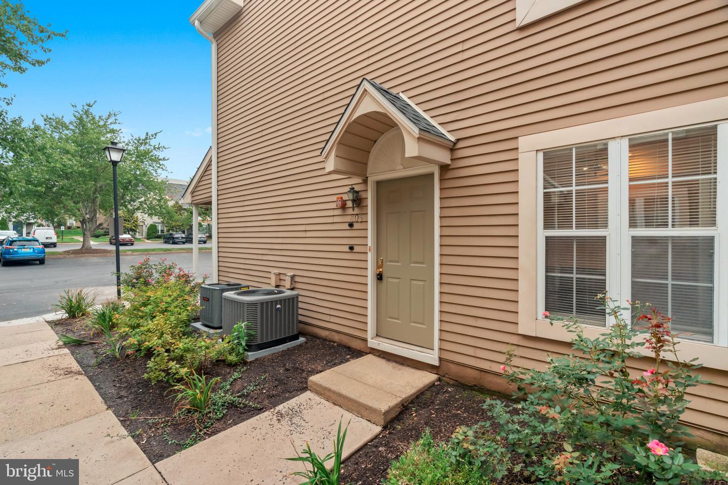805 Society Pl Property Photo 2
