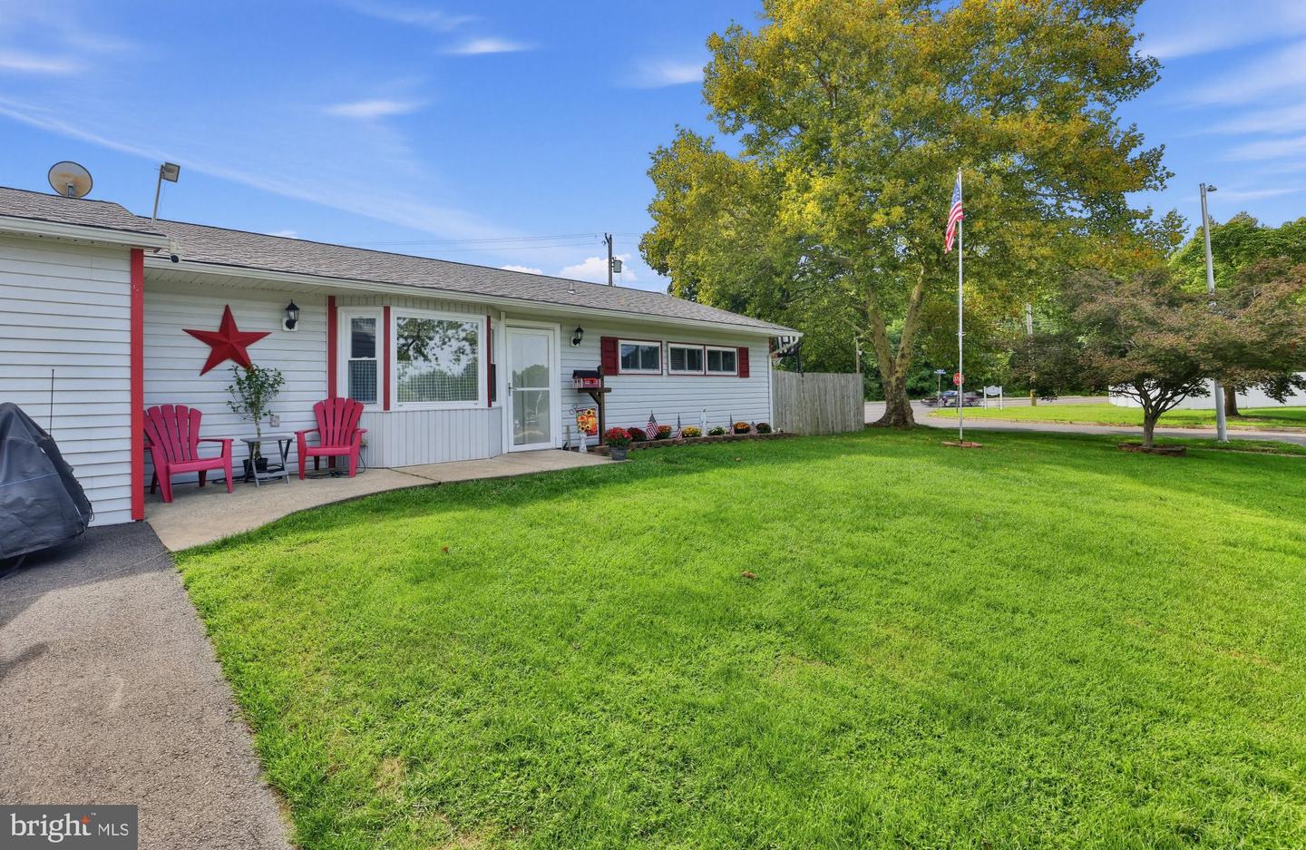 2 Idlewild Rd Property Photo 2
