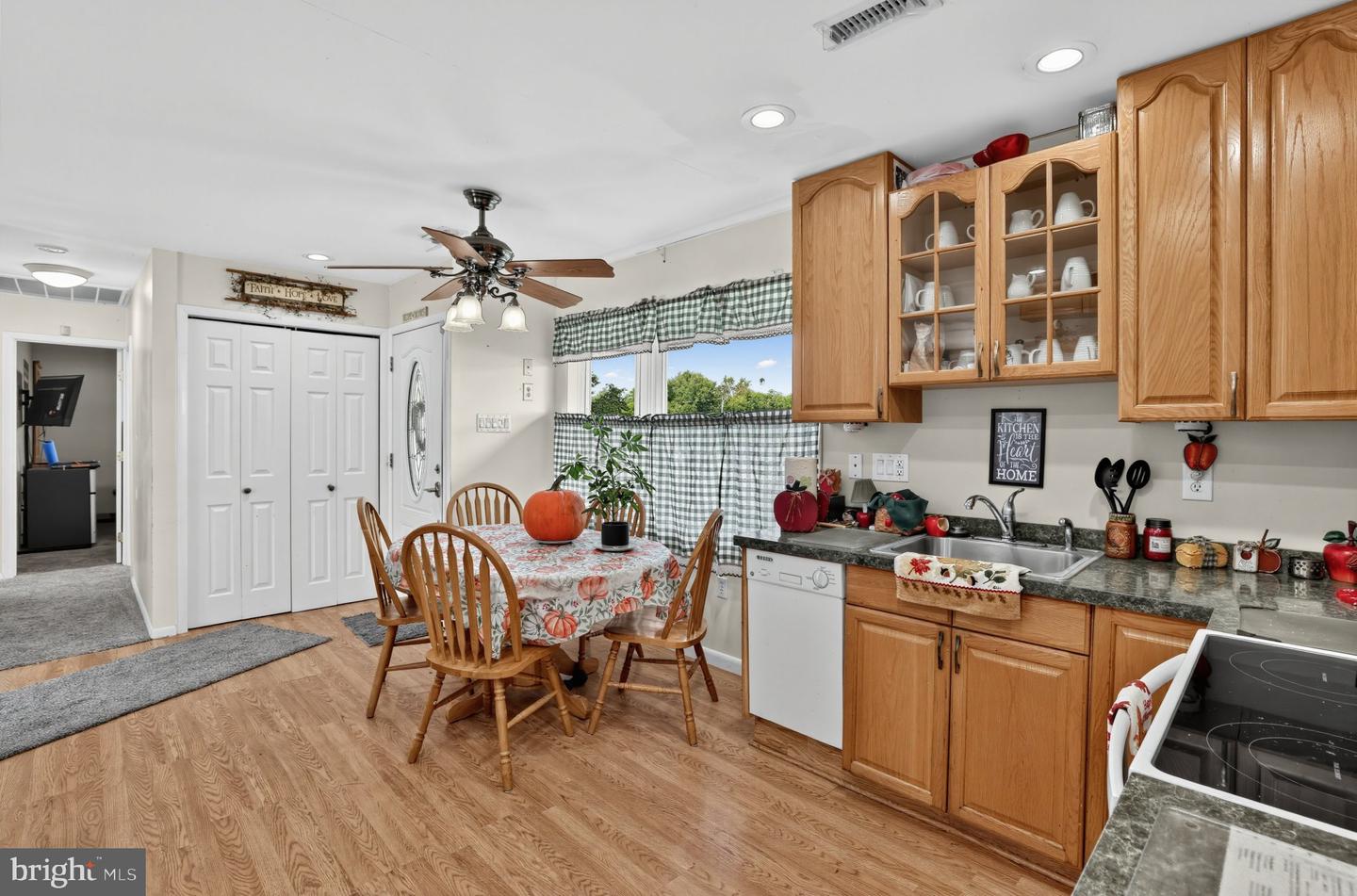 2 Idlewild Rd Property Photo 6