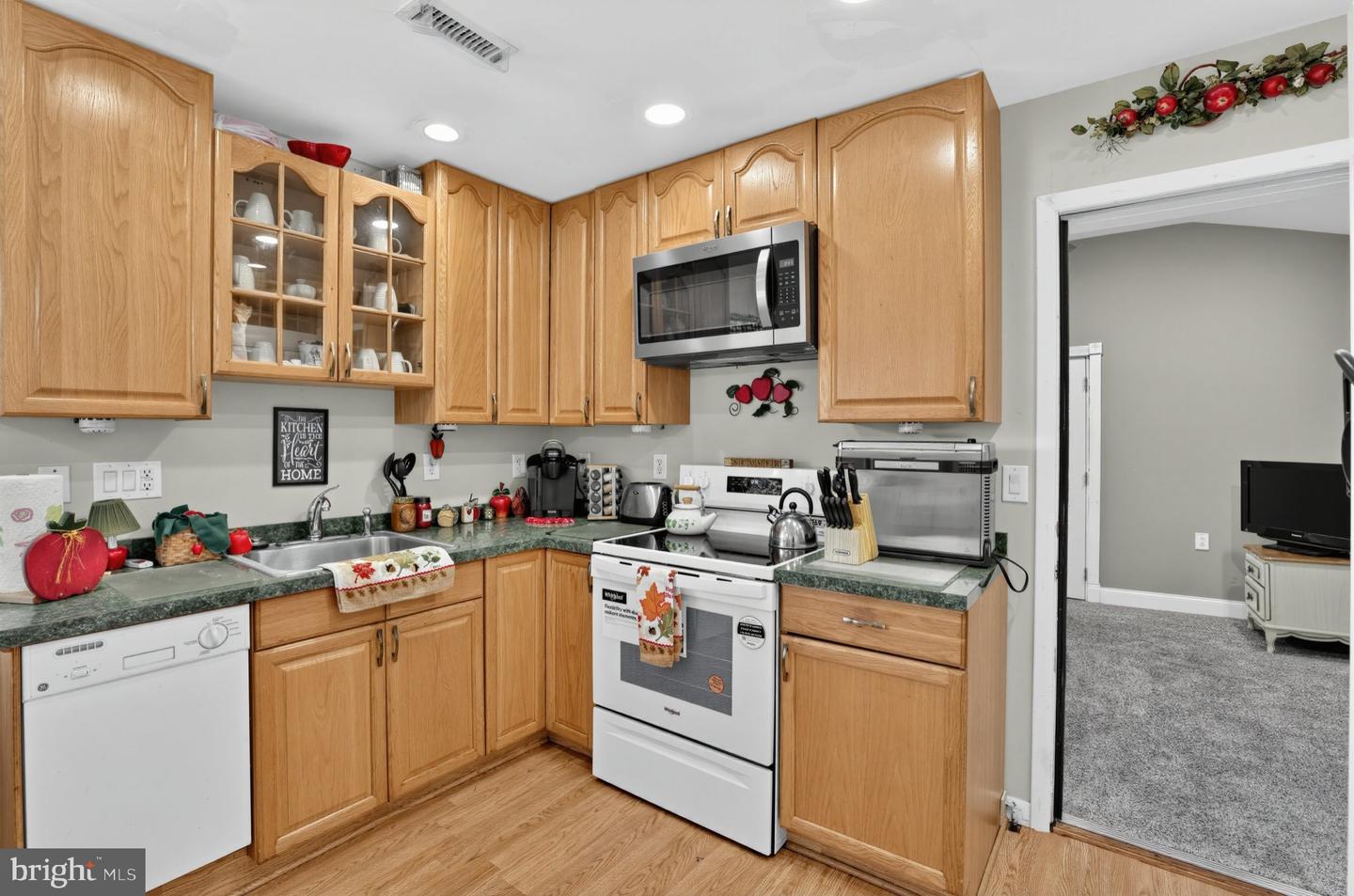 2 Idlewild Rd Property Photo 8
