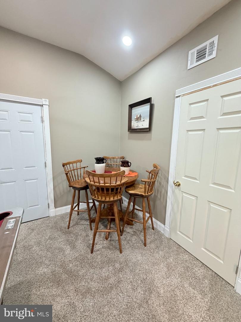 2 Idlewild Rd Property Photo 22
