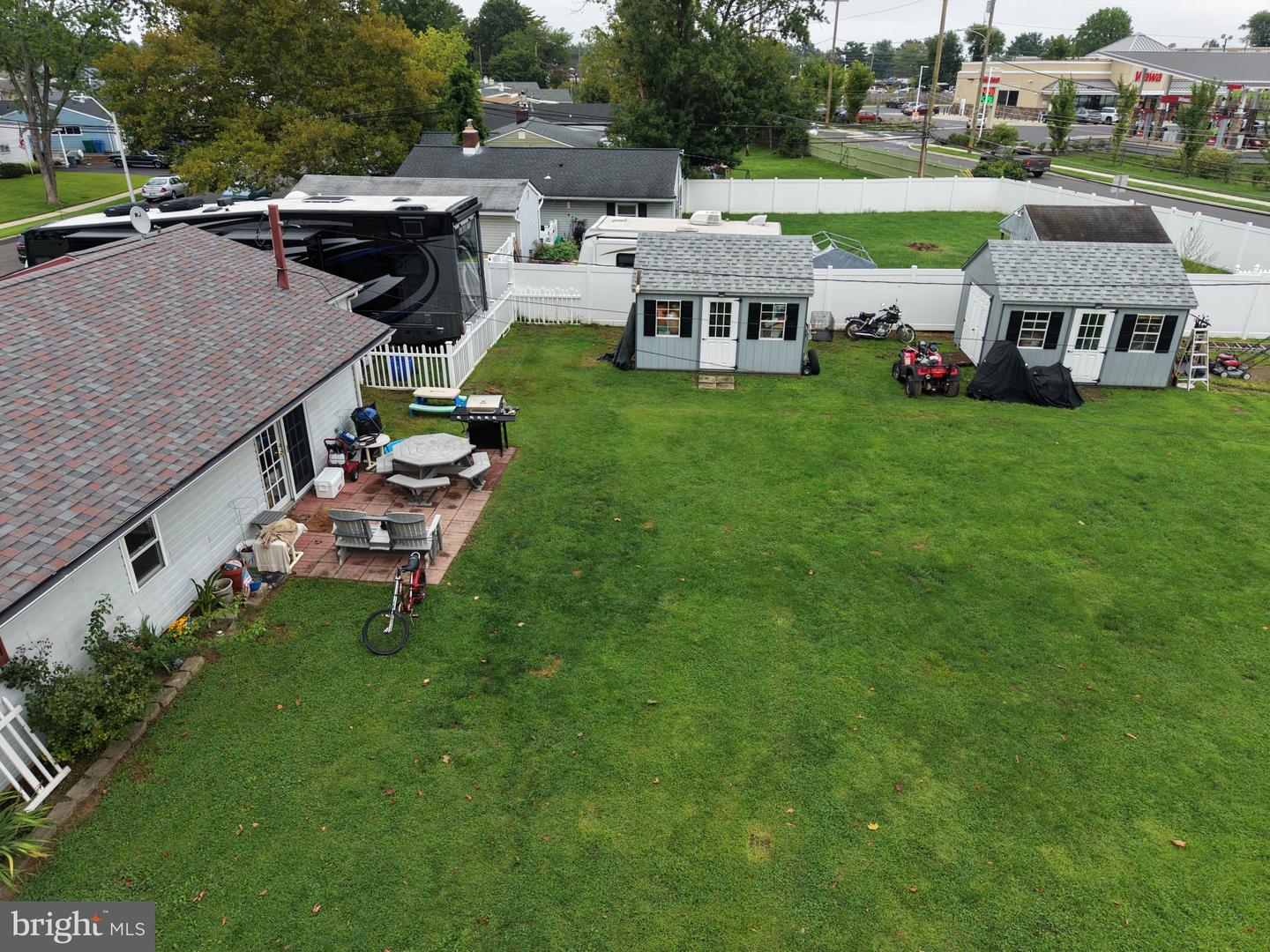 2 Idlewild Rd Property Photo 36