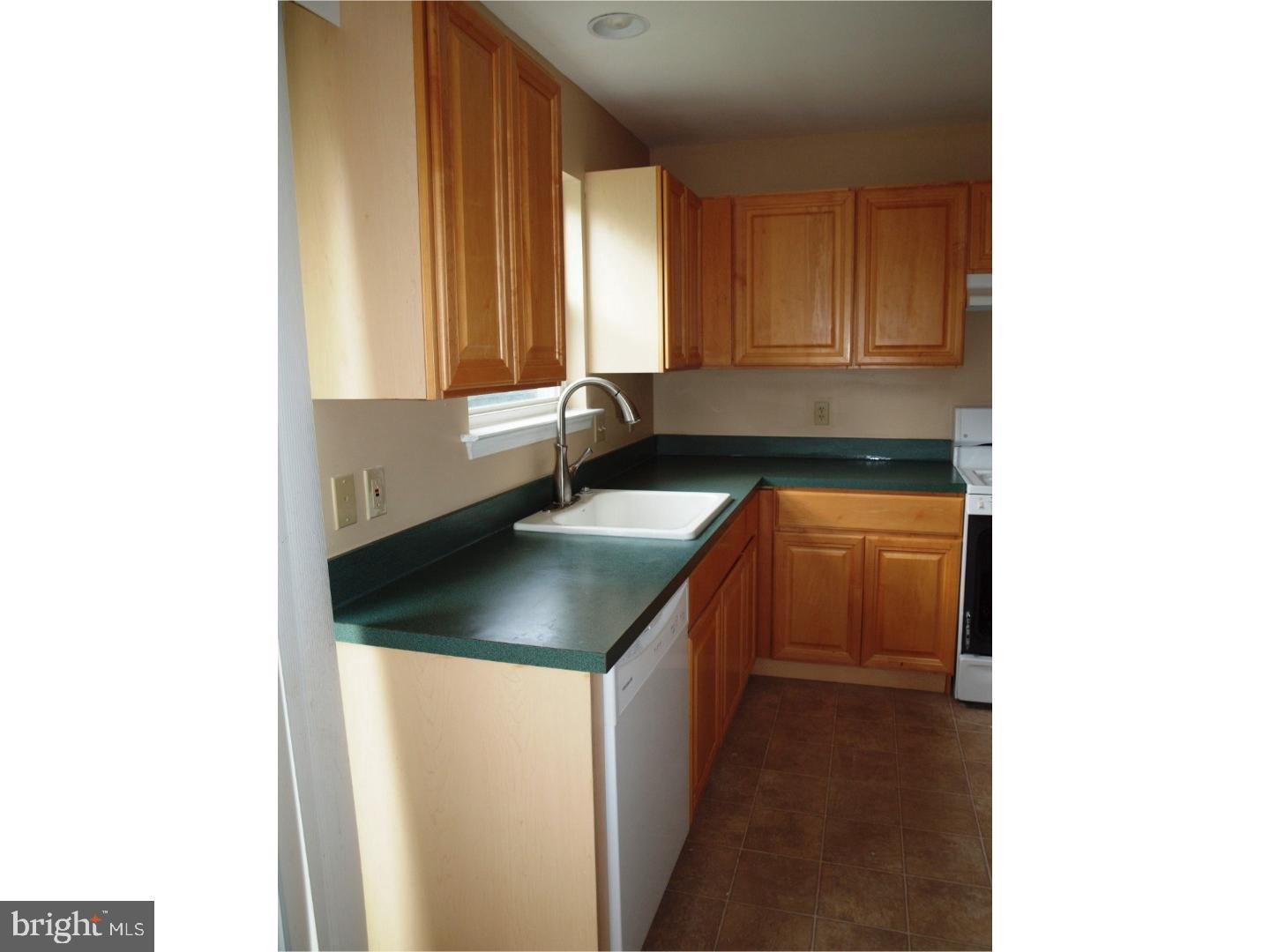 1024 Heather Ln Property Photo 3