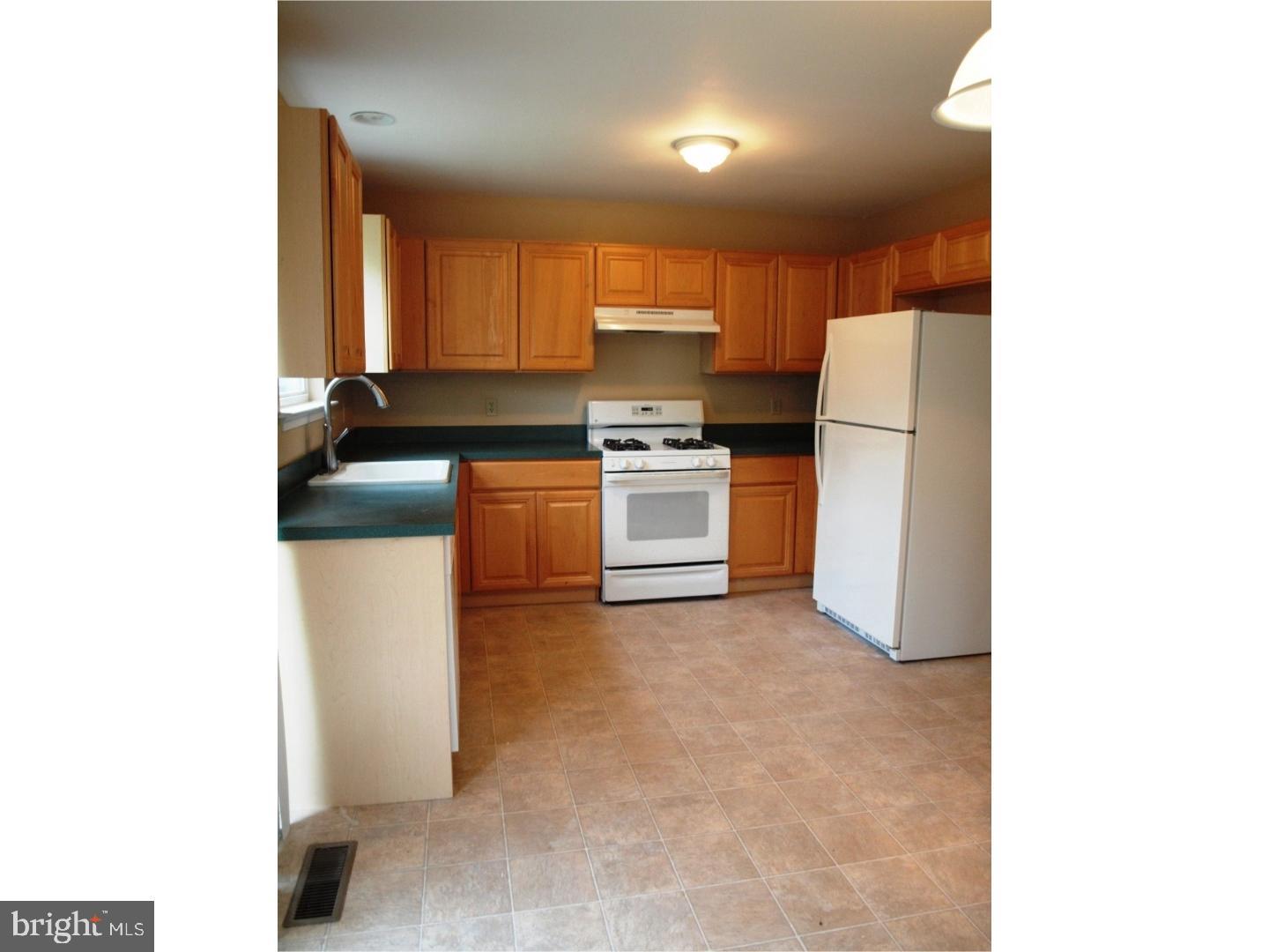 1024 Heather Ln Property Photo 5
