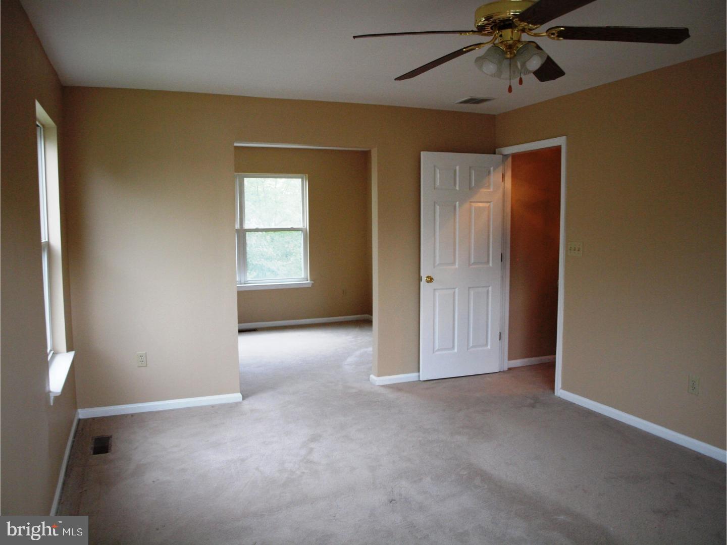 1024 Heather Ln Property Photo 7