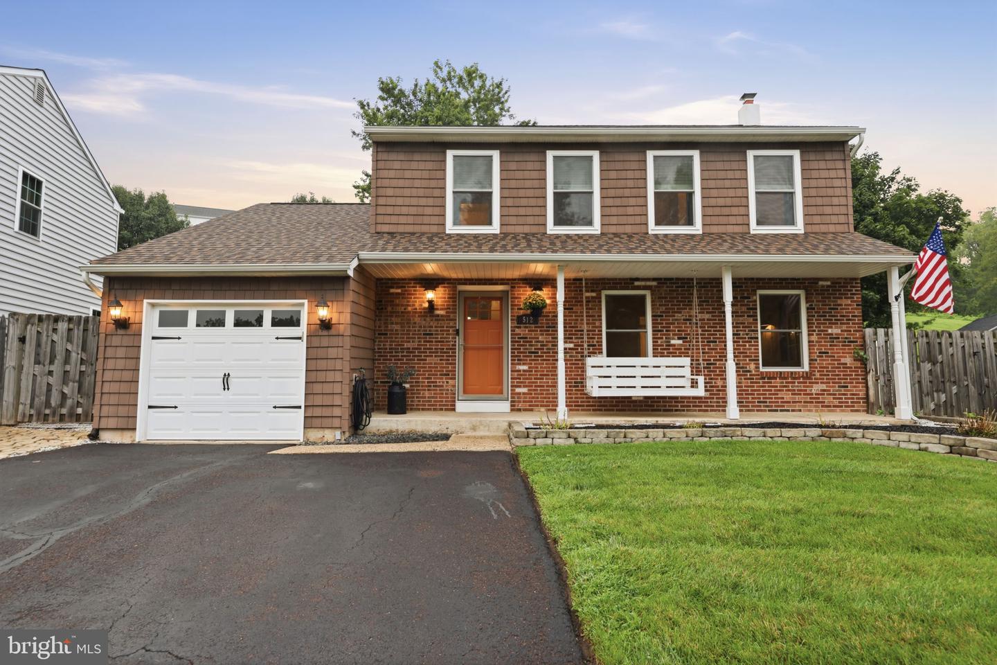 512 Amherst Cir Property Photo 1