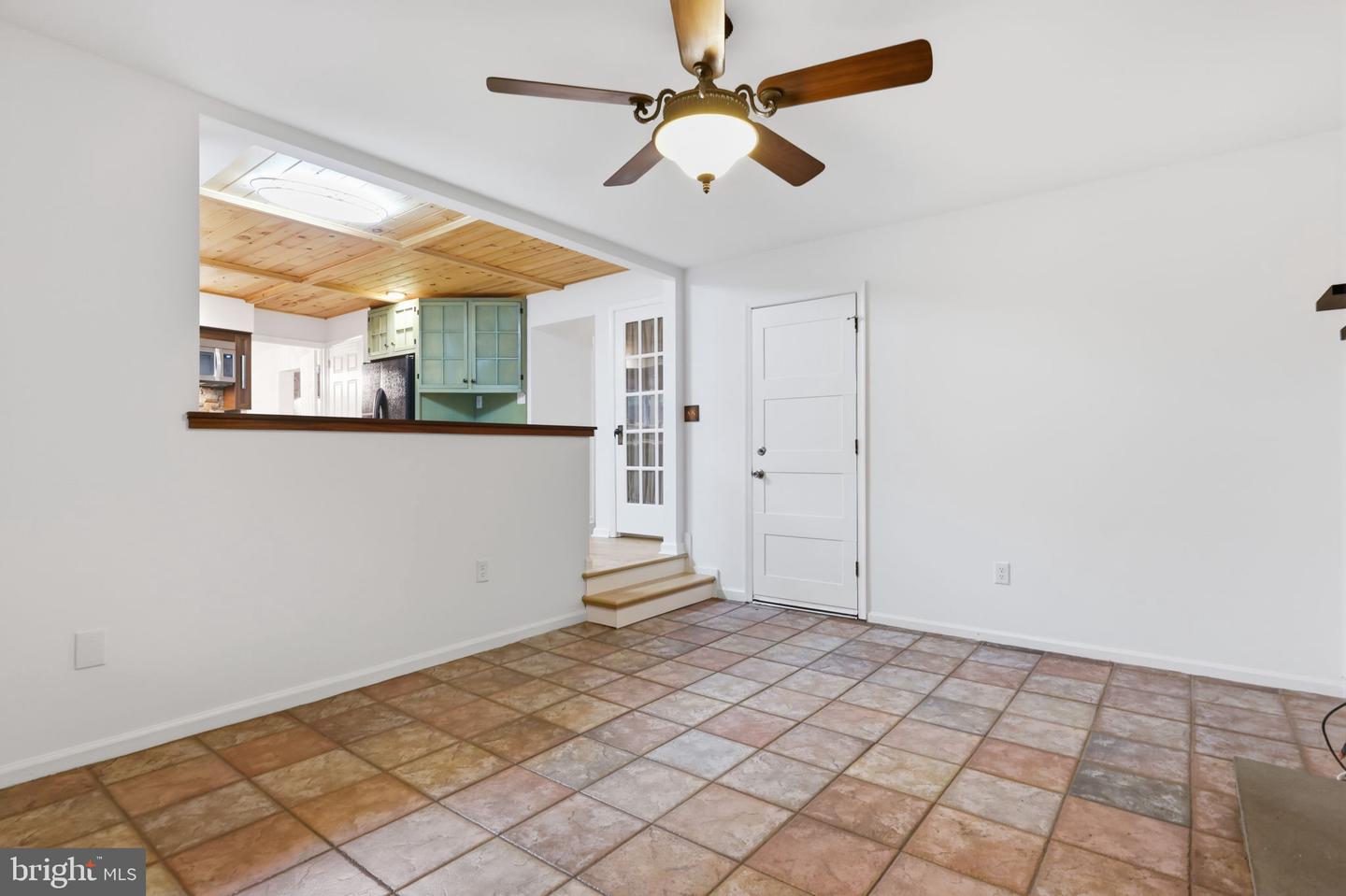 512 Amherst Cir Property Photo 16