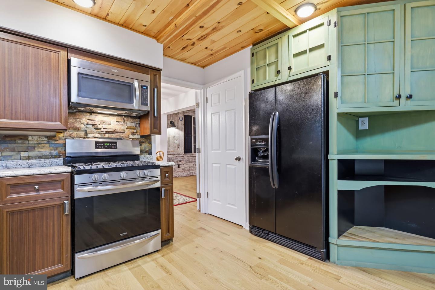 512 Amherst Cir Property Photo 18