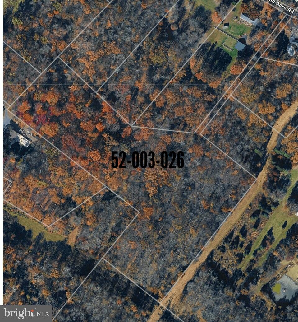 916 Thousand Acre Rd Property Photo 3